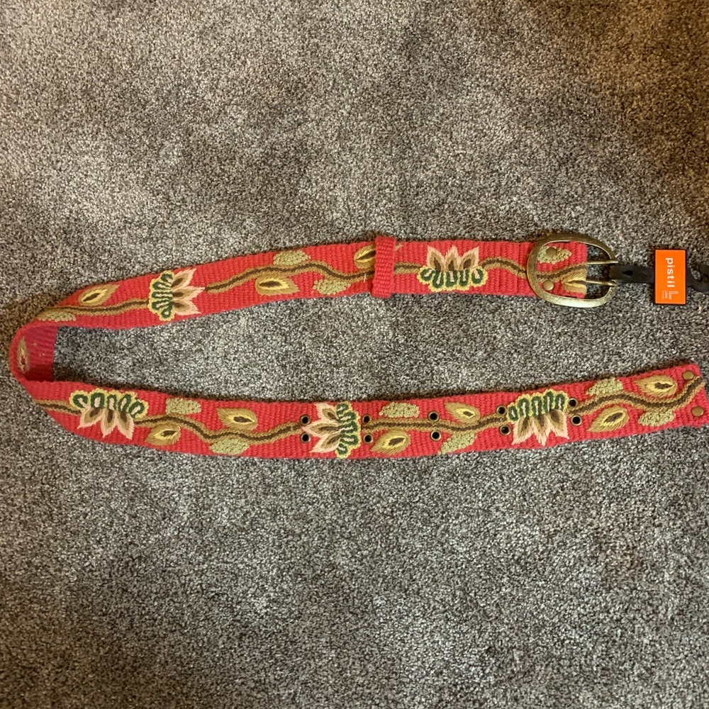NWT pistil belt